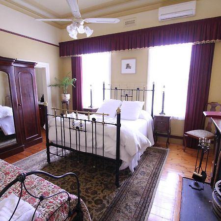 Palm House Bed & Breakfast Молдън Екстериор снимка