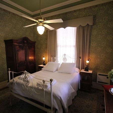 Palm House Bed & Breakfast Молдън Екстериор снимка
