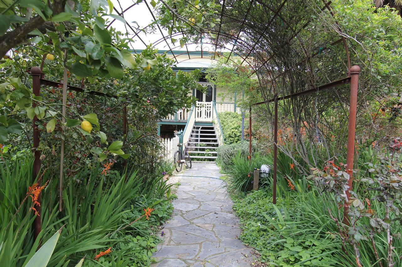 Palm House Bed & Breakfast Молдън Екстериор снимка