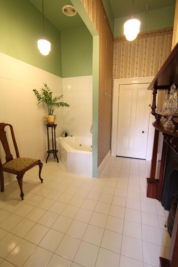 Palm House Bed & Breakfast Молдън Екстериор снимка