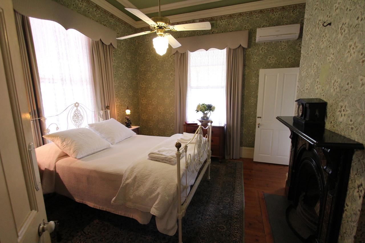 Palm House Bed & Breakfast Молдън Екстериор снимка